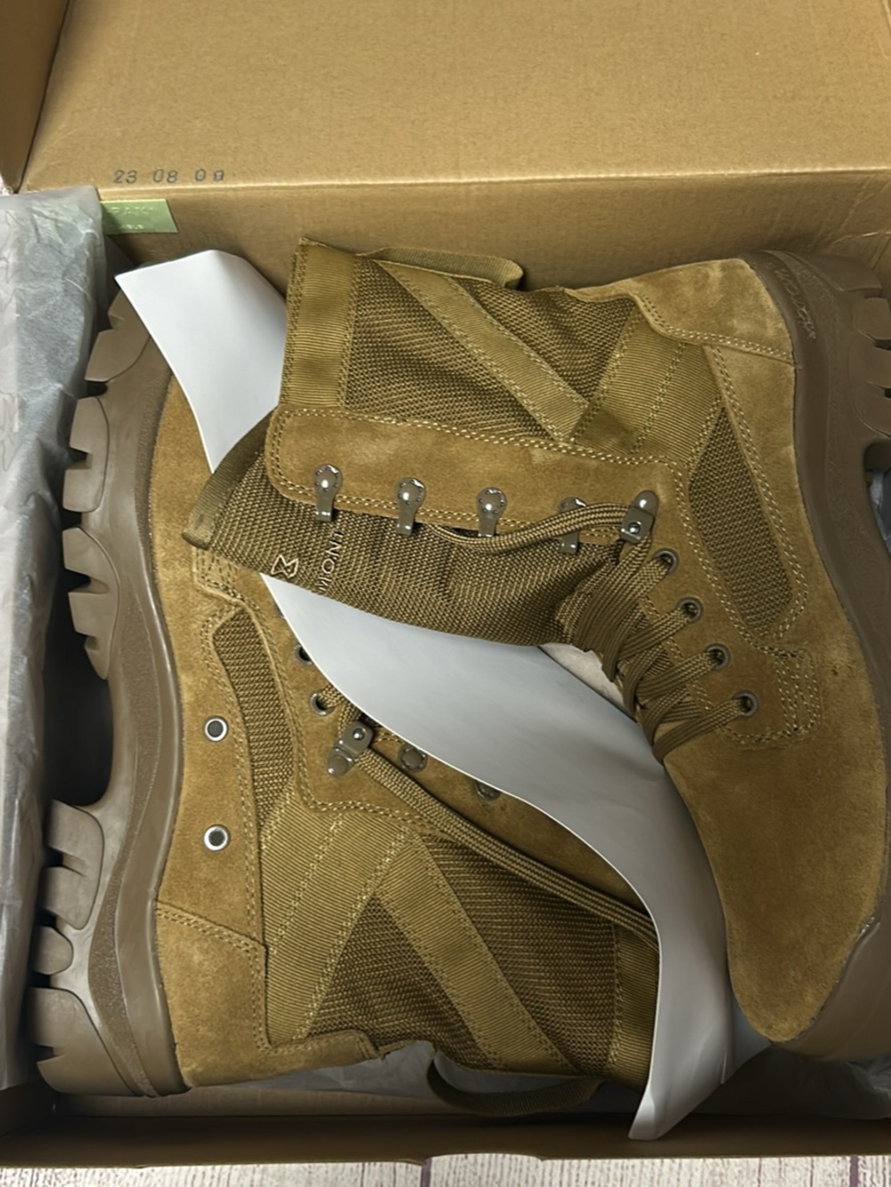 Garmont T8 Bifida men’s military boots size 12.5 brand new.